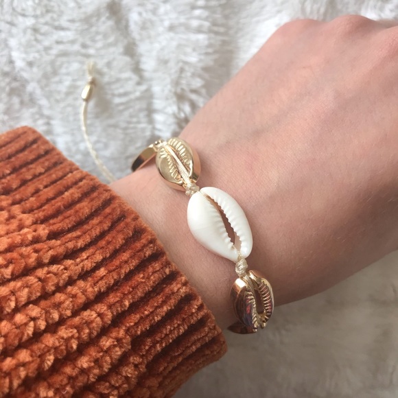 Trendy Cowrie Shells 🐚 Bracelet - Picture 4 of 6